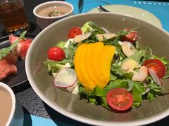 芒果牛油果大虾色拉-乐意坊Alla Torre意大利手工披萨(陆家嘴旗舰店)