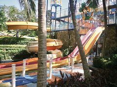 -三亚湾海居铂尔曼度假酒店