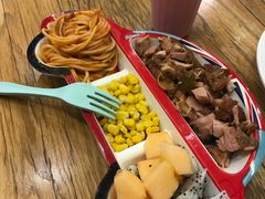 -汽车博物馆主题餐厅