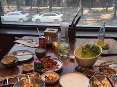 -明洞阿姨·韩式酱蟹烤肉·创意料理(三元桥店)