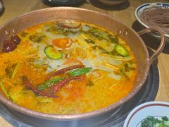 酸辣锅底-洱火云南酸菜牛肉火锅(石景山当代商城店)