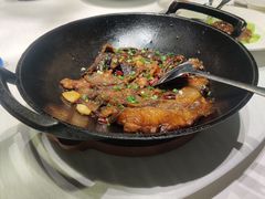 锅烧深海碟鱼头-大份-开海·红岛海鲜虾水饺(石老人店)