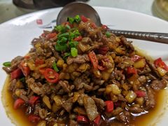 酸萝卜炒牛肉-祥云精致湘菜馆(东1时区店)