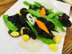 -清真·玛丽亚新疆菜主题餐厅(浙江中路店)