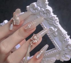 -悦指间美甲美睫