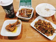 -老乡鸡(融科天地店)