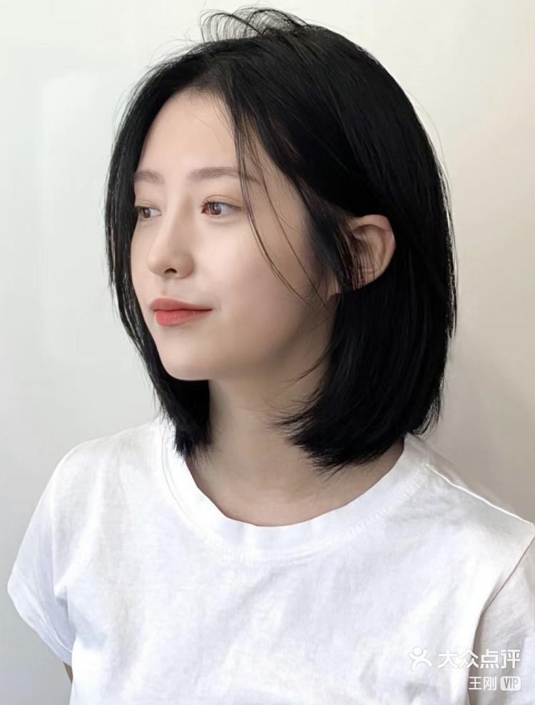 方圆脸锁骨 #圆脸 ###齐肩烫发 #过肩发型 #日系斜刘海 #刘海 #惭颜