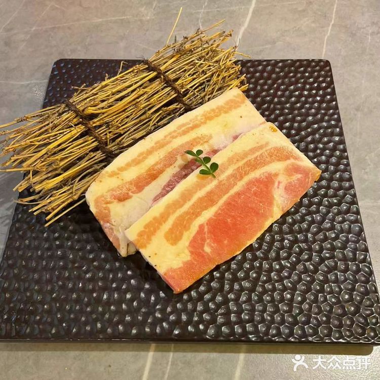 终于被我挖到一家宝藏烤肉店！！