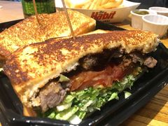 -The Habit Burger Grill 哈比特汉堡(爱琴海店)