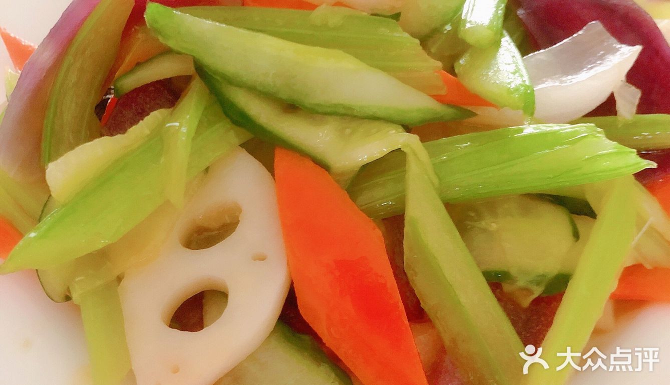 西南风2级,湿度 81%,气压 996 hPa