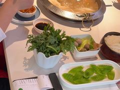 -左庭右院鲜牛肉火锅(金山万达店)