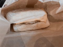 鸡肉芝士帕尼尼汉堡-肯德基(龙昆南店)
