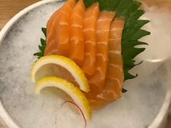 三文鱼刺身-小句号·精致料理(江南环球港店)