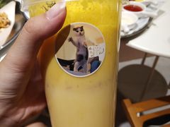 芒果草莓奶昔-猫儿山۰猫主题餐厅