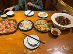 -老滇山寨•云南特色菜•地方菜•民族风情歌舞表演(金碧店)