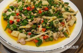 Fresh Chili Tender Rabbit in Large Plate