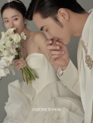 -雪中彩影婚纱摄影·微光艺术中心