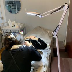 -花岐款式专研健康美甲沙龙