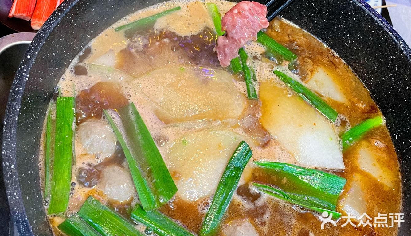 牛腩煲真系好有风味[调皮]