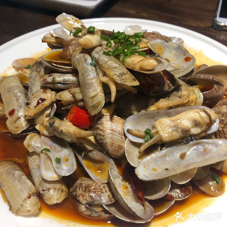 小龙虾之夜～ 十三香经典口味，没得挑，龙虾尺寸都挺大