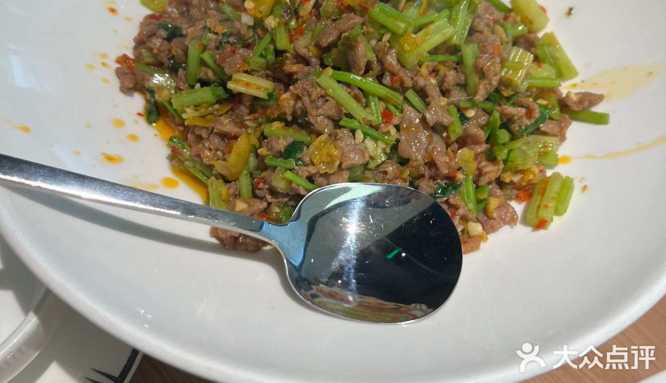 新出的笋丝拌百叶、豆花都不错[调皮]