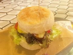 超级牛肉汉堡-野草莓自由市场