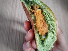 咸蛋黄肉松青团包-奈雪的茶(中海环宇荟店)