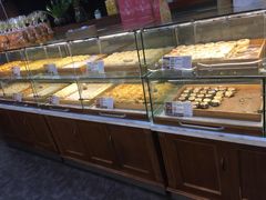 面包甜点陈列柜-清真全盛斋传统糕点(西羊市店)