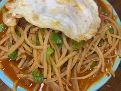 土豆丝拌面-歹歹的加个面过油肉拌面