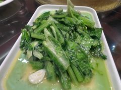 -土砂锅生态山庄·非遗砂锅雅鱼