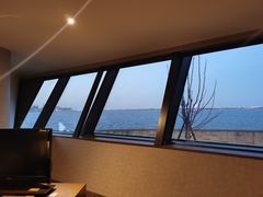 -上海滴水湖皇冠假日酒店