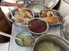 -巍山𤆵肉饵丝