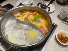 银耳椰青海底椰汤底配花雕本地鸡-一哥澳门豆捞·澳门风打边炉(高德置地店)