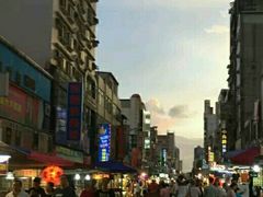 -六合夜市