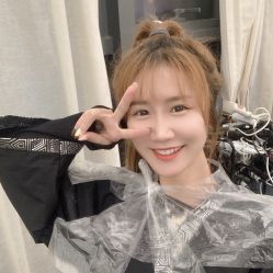 -V8潮牌·接发烫染连锁