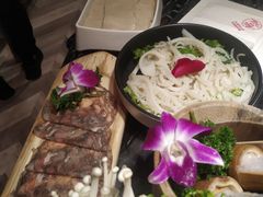 -热火朝天鲜切牛肉火锅(南强街巷店)