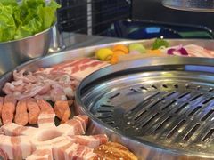-哈哈碳都·牛肋条无限自助烤肉(台江万达店)
