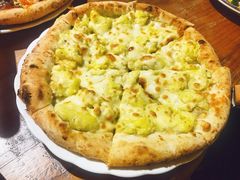狂野披萨拼榴莲披萨-盘炉forenza·云贵川融合小食堂 ( 钟楼中柳巷店)