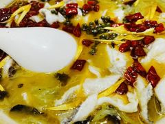 鲜椒酸汤鲈鱼-鹿港小镇(滨北店)