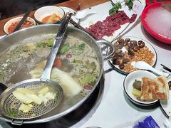 -乡土黄·鲜牛肉火锅·小龙虾(兴业街店)