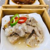 蘸了排骨的肉香带点儿咸味口感很好