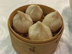 鱼蛋皮小笼包-鲜入围煮花胶鸡海鲜火锅