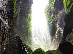 -龙水峡地缝景区