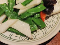 -云海肴·汽锅鸡·云南菜(天山百盛优客店)