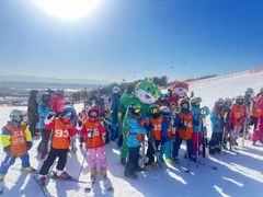 -石京龙滑雪场-停车场