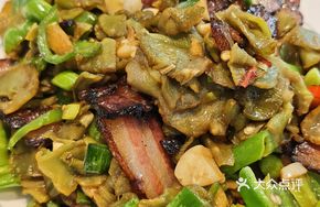 Sauced Pork with Dried Lettuce