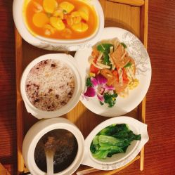 -圣轩·诗安国际母婴会所(渝中店)