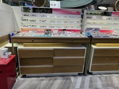 -爱视眸Eyeblling眼镜·依视路·蔡司镜片折扣店(百联南方商城购物中心)