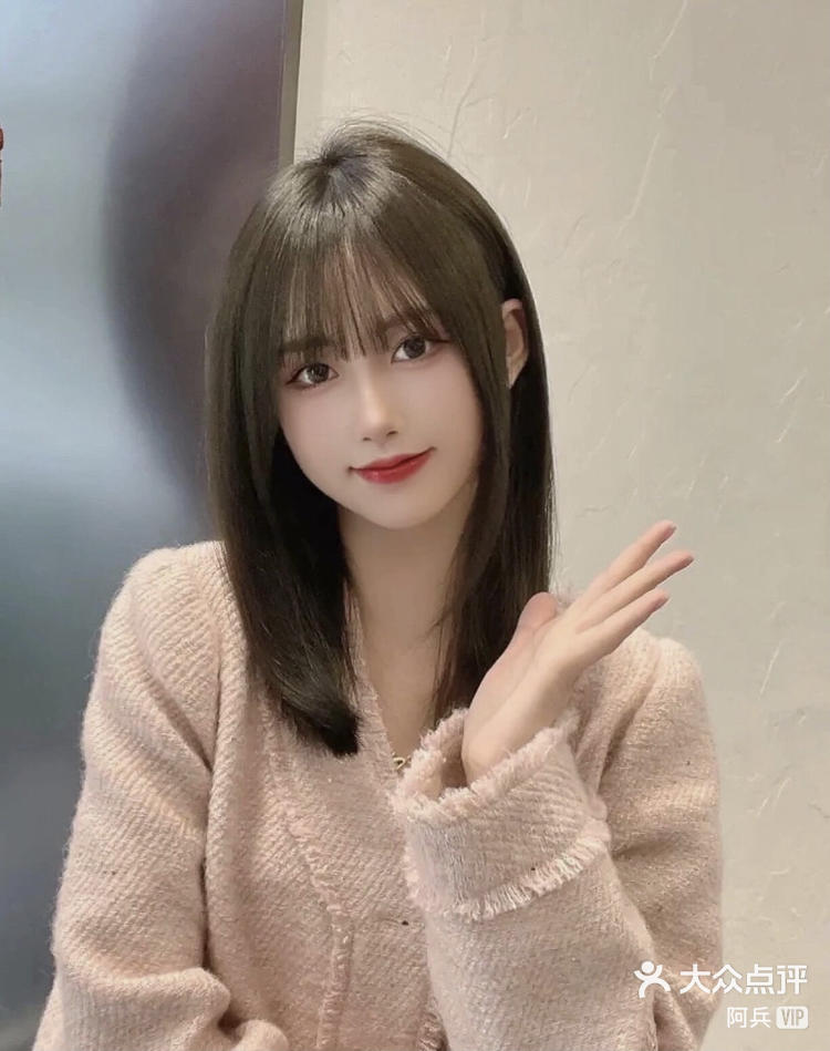 冷色中长发直发发型,这一种齐肩式的锁骨-大众点评