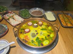 -洱火云南酸菜牛肉火锅(石景山当代商城店)